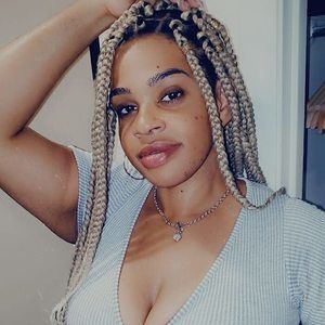 Meet your Posher, Ana